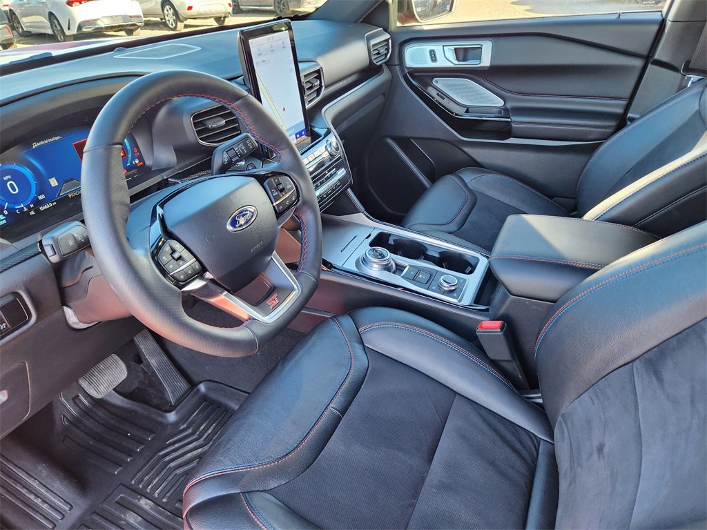 Used 2024 Ford Explorer ST w/ Equipment Group 401A image 7