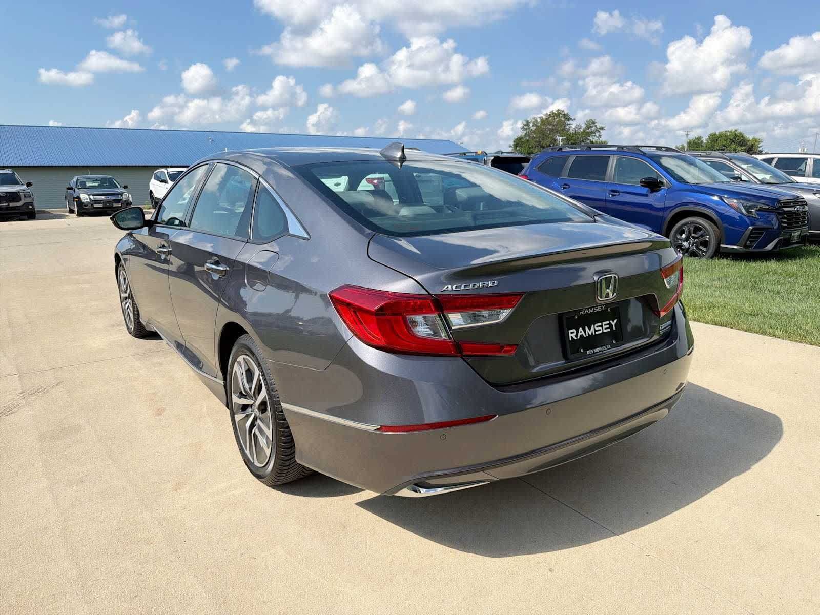 Used 2018 Honda Accord Touring image 4