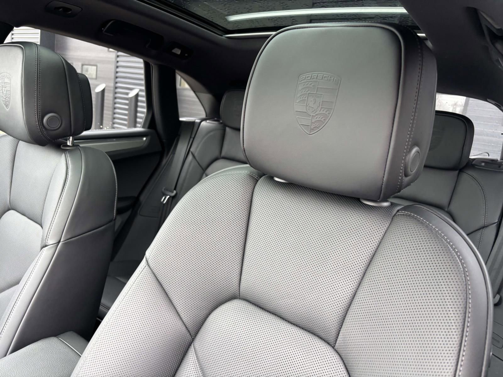 New 2026 Porsche Macan AWD/4WD image 21