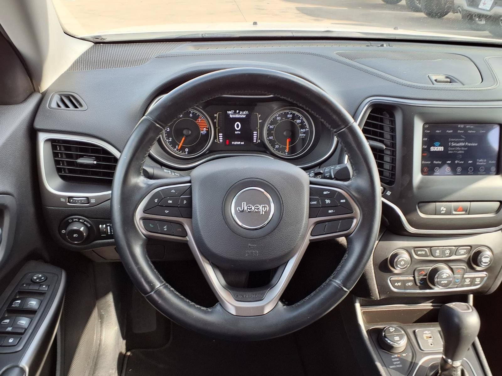Used 2019 Jeep Cherokee Latitude Plus w/ Comfort/Convenience Group AWD/4WD image 15