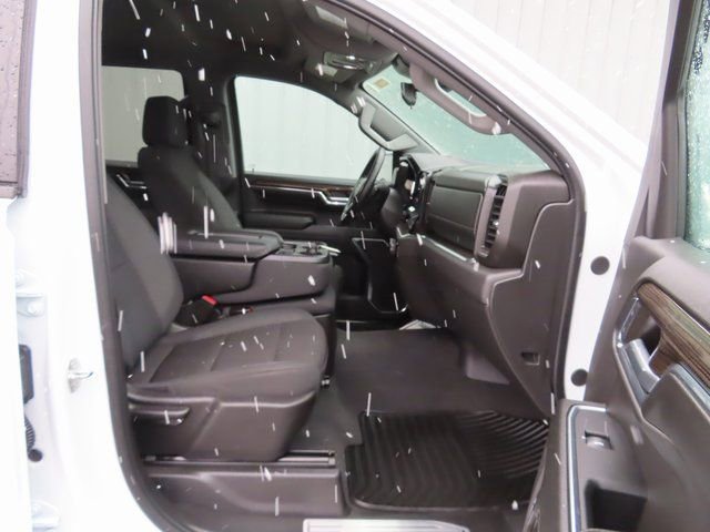 Used 2024 Chevrolet Silverado 1500 LT image 26