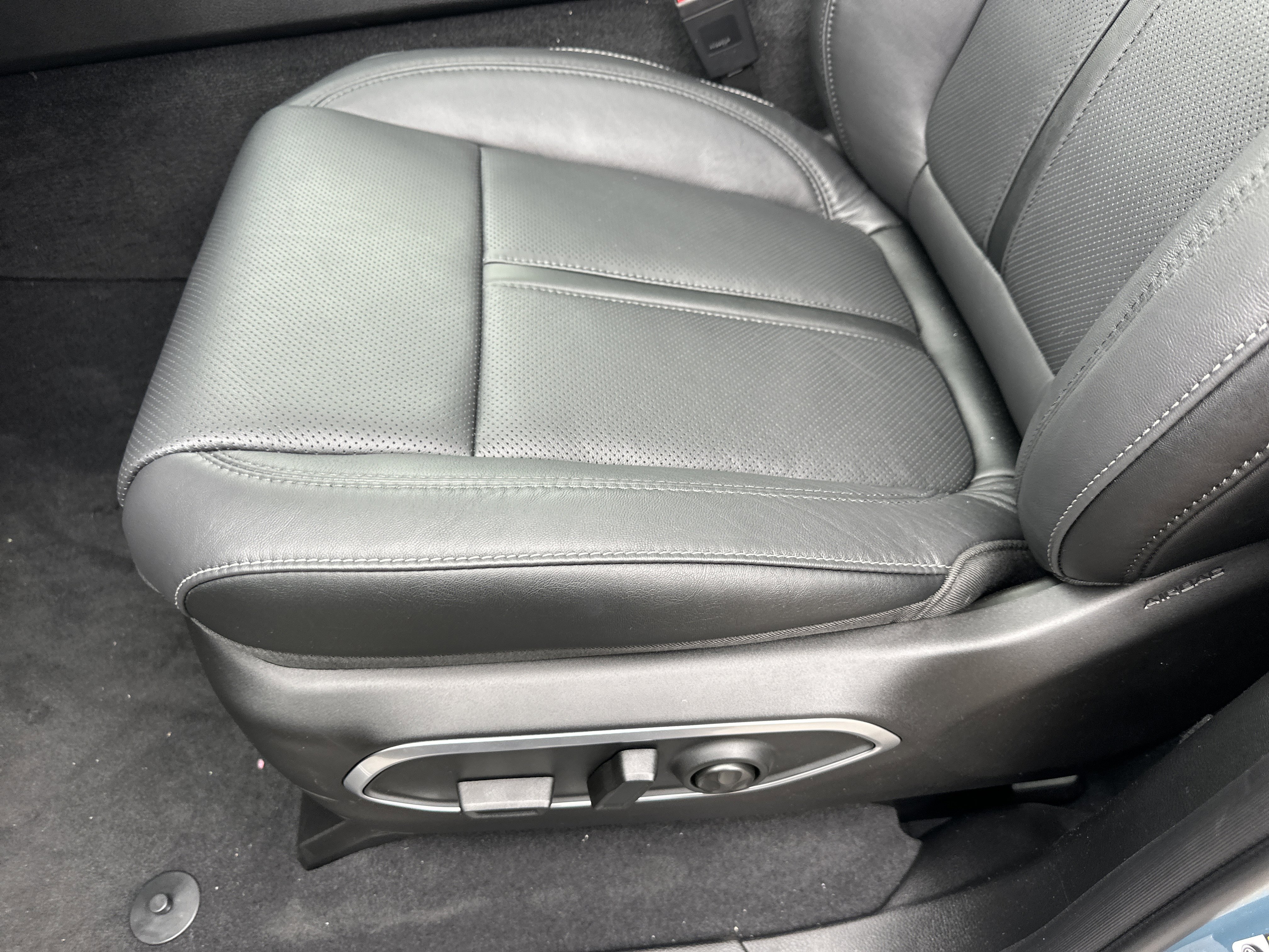 New 2026 Jeep Grand Wagoneer Limited AWD/4WD image 28