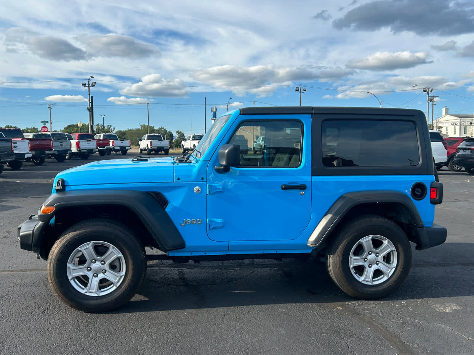 Used 2021 Jeep Wrangler Sport S image 1