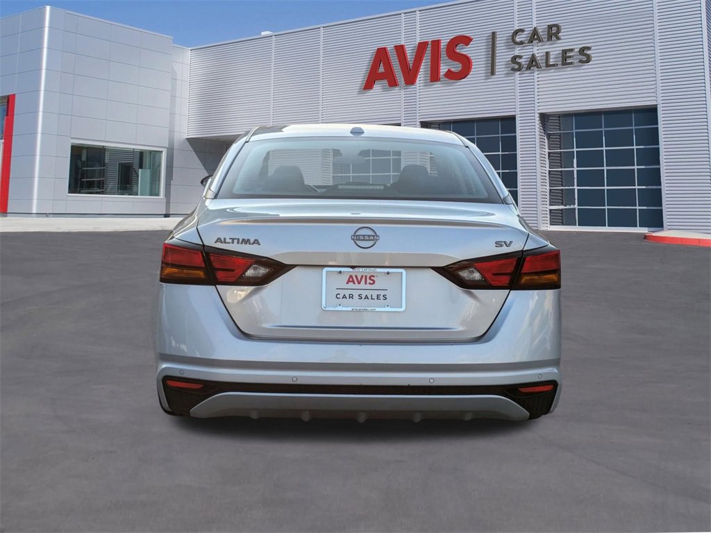 Used 2024 Nissan Altima 2.5 SV image 7