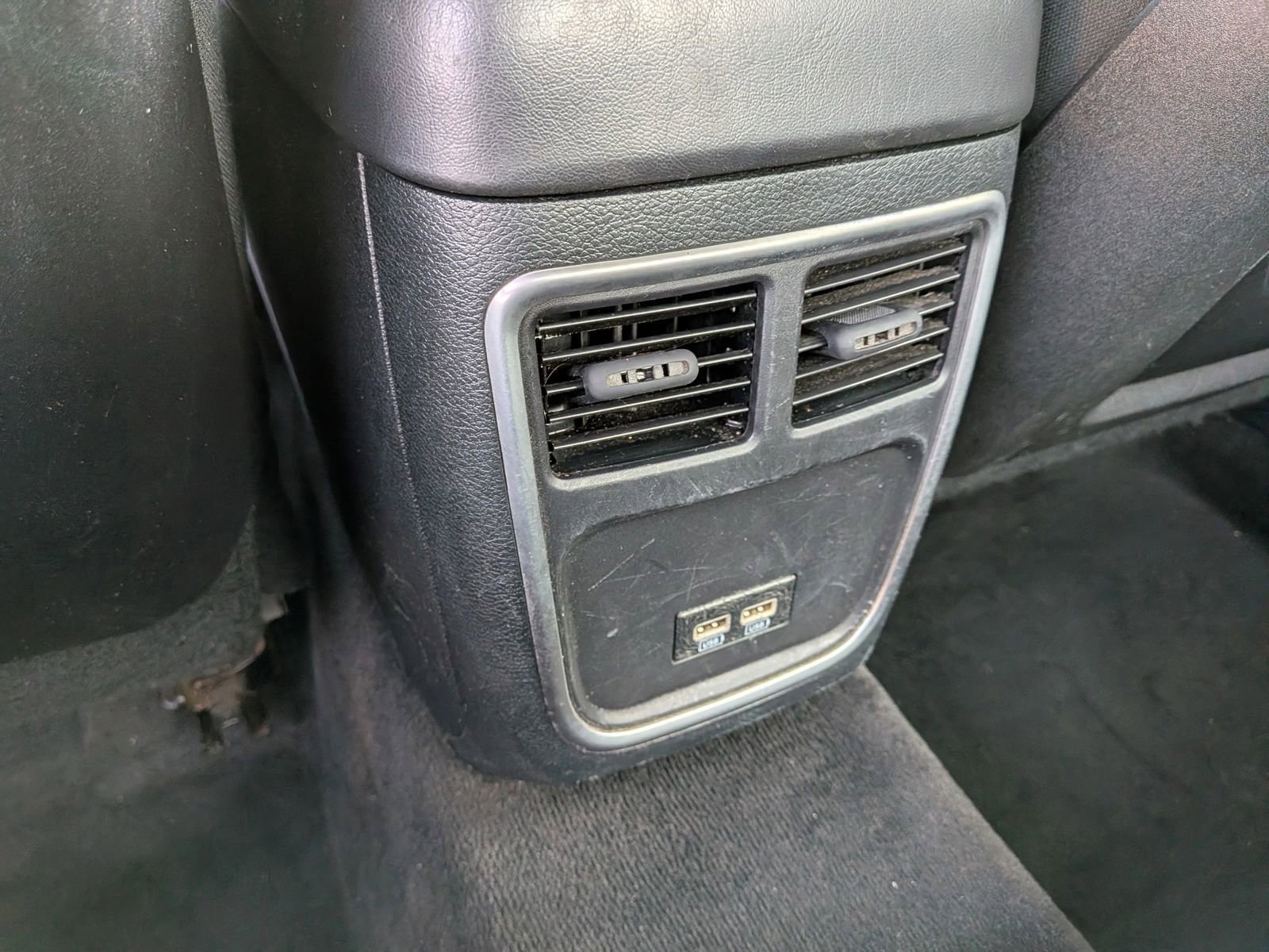 Used 2015 Dodge Charger SE image 30