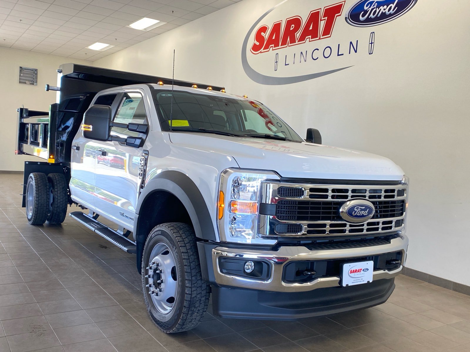 New 2026 Ford F550 4x4 Crew Cab image 2