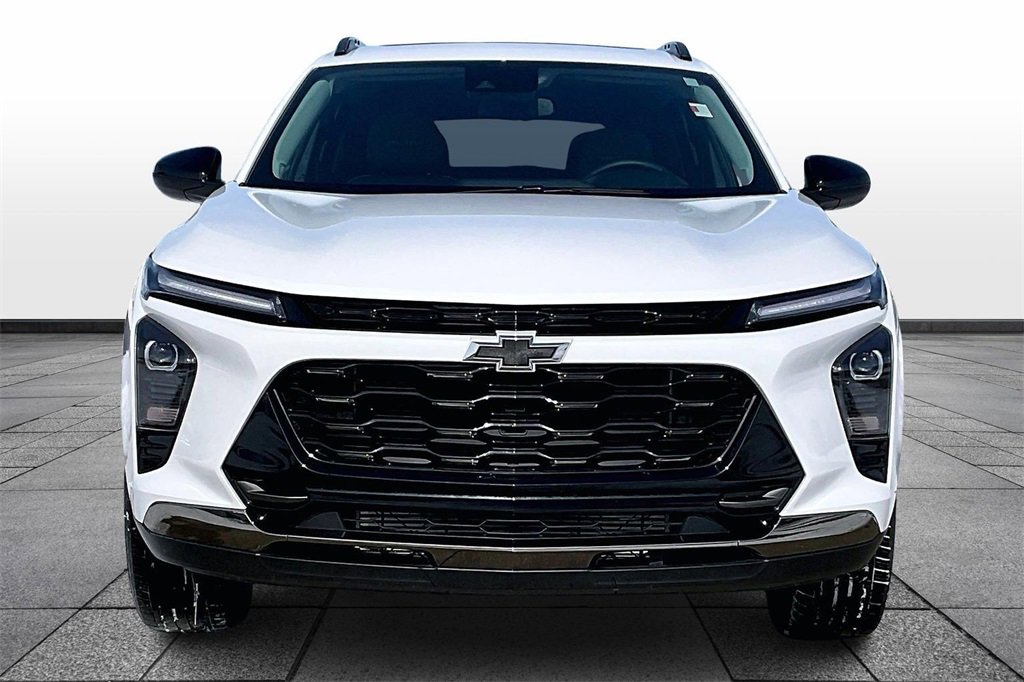 Used 2025 Chevrolet Trax ACTIV w/ Sunroof Package image 3