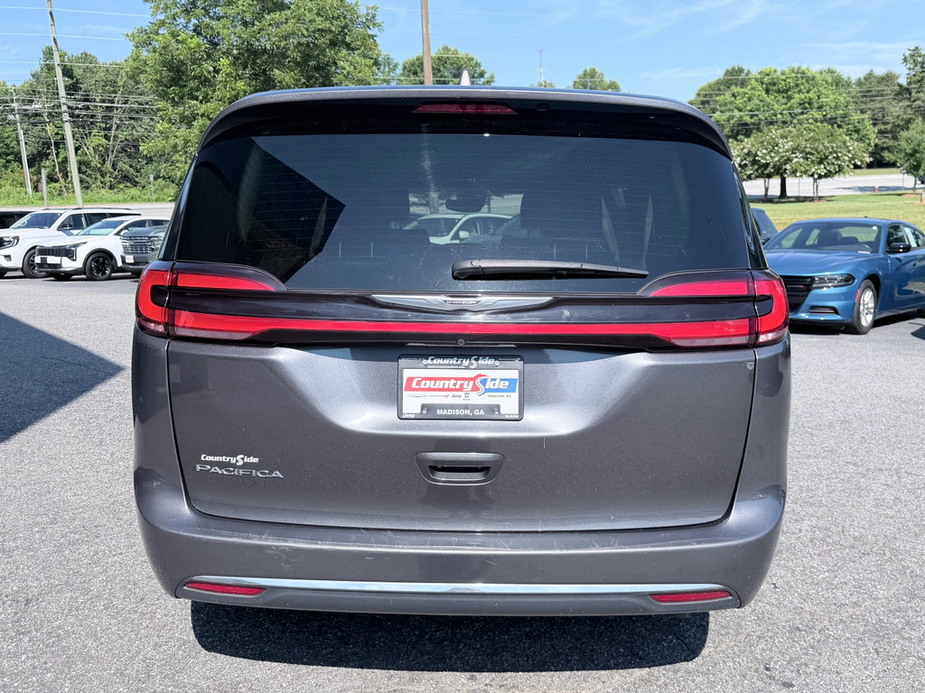 Used 2022 Chrysler Pacifica Touring-L FWD image 8