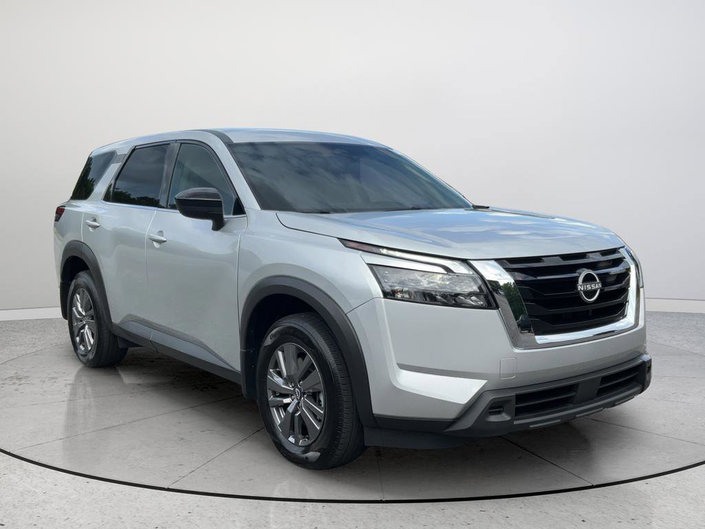 Used 2025 Nissan Pathfinder S AWD/4WD image 1