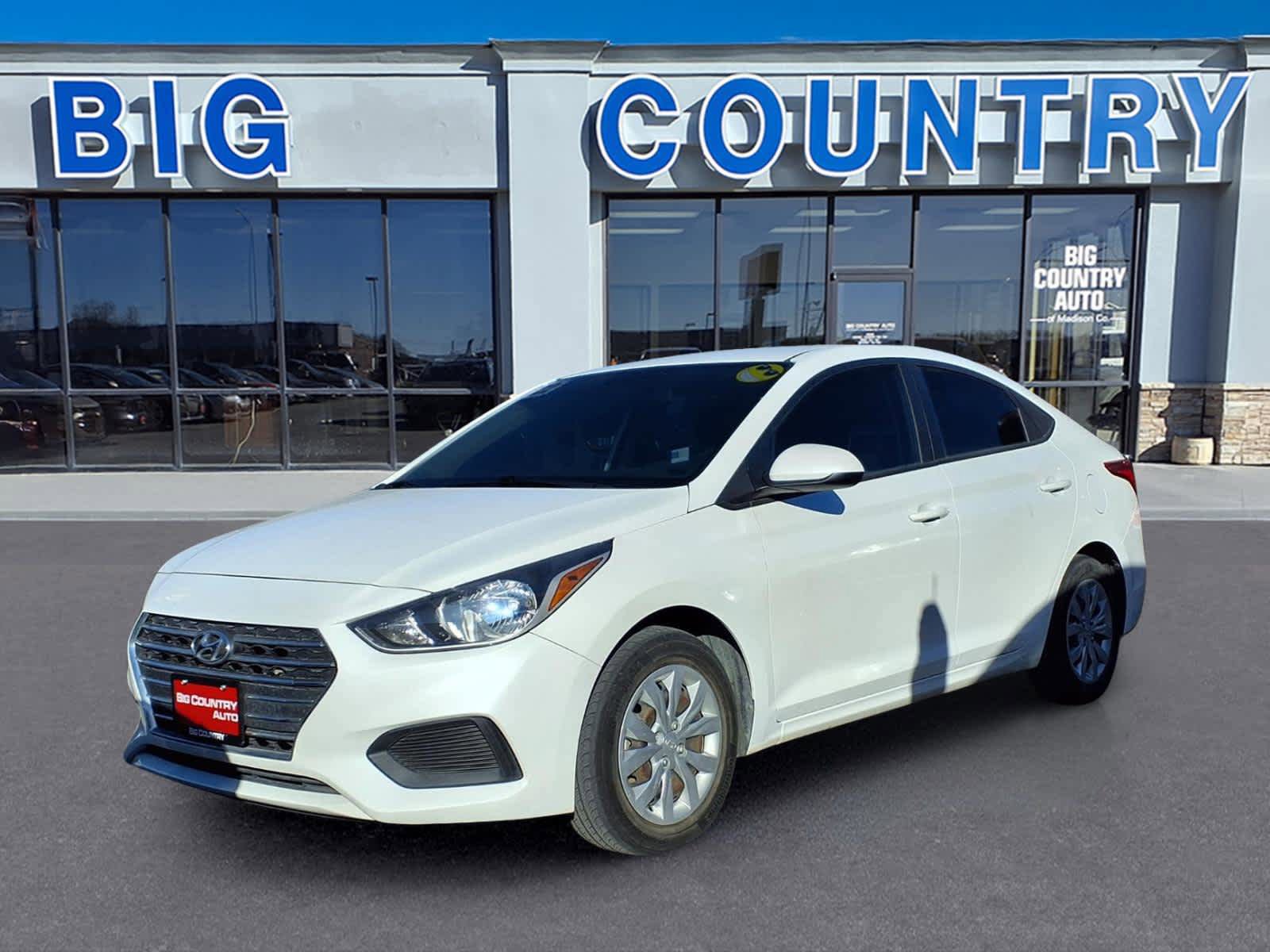 Used 2022 Hyundai Accent SE FWD image 1