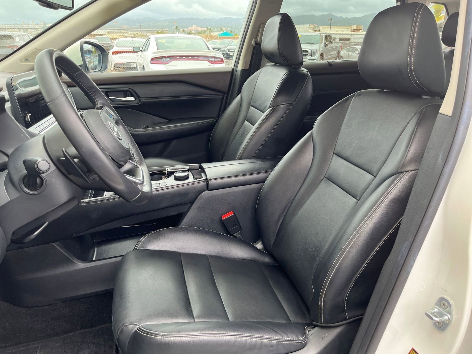 Used 2023 Nissan Rogue SL w/ SL Premium Package image 27