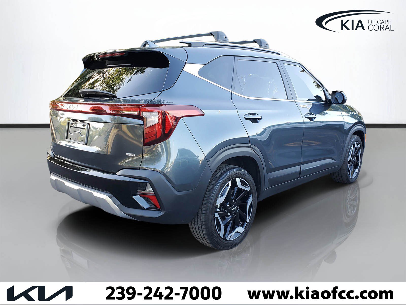 Used 2024 Kia Seltos SX w/ SX Sunroof Package AWD/4WD image 4
