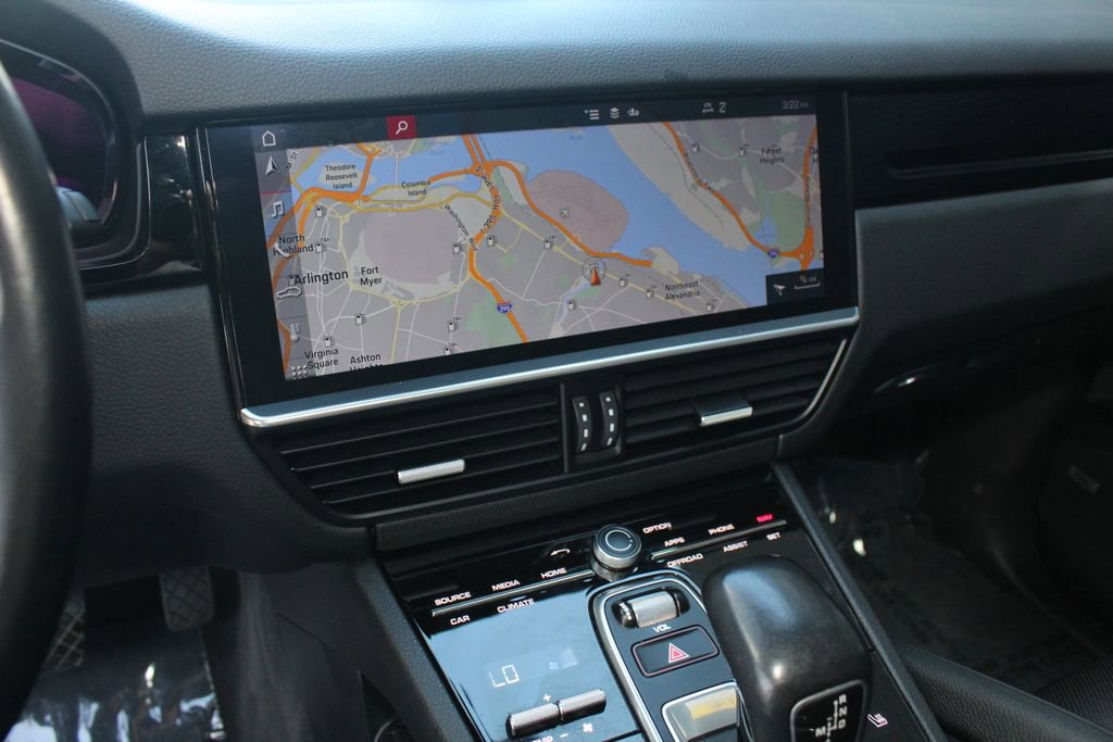 Used 2020 Porsche Cayenne AWD/4WD image 17