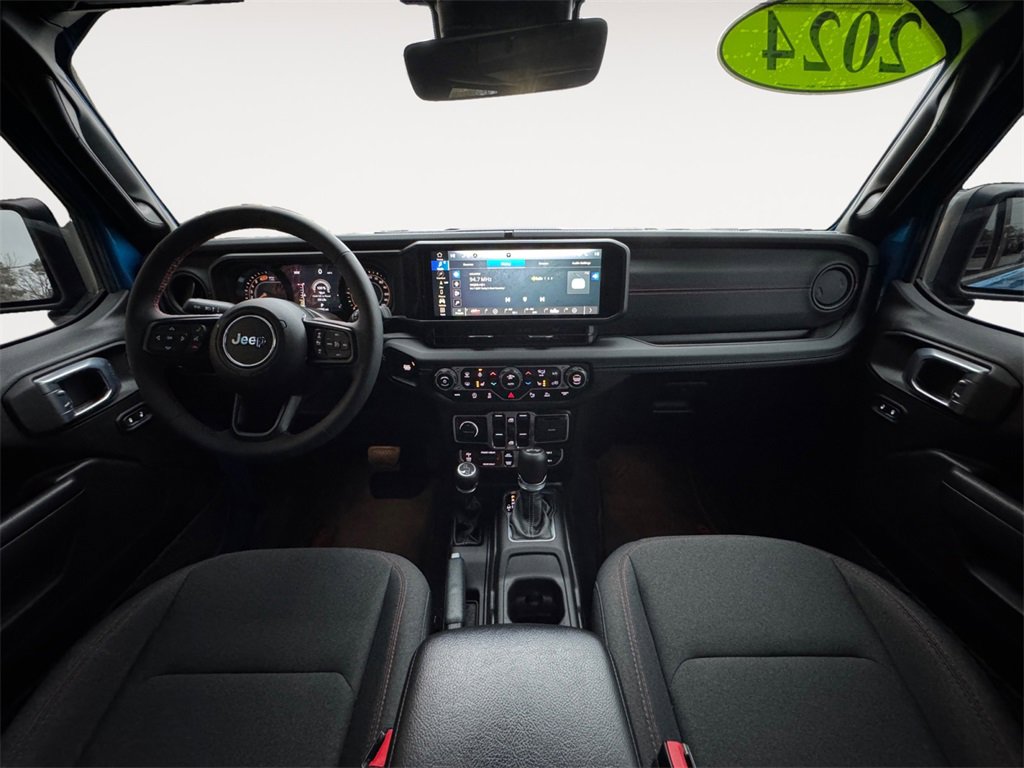 Used 2024 Jeep Wrangler Unlimited Rubicon w/ XTREMEE 35" Tire Package image 10