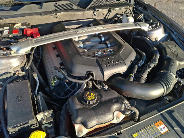 Used 2013 Ford Mustang GT Premium w/ Security Pkg RWD image 28