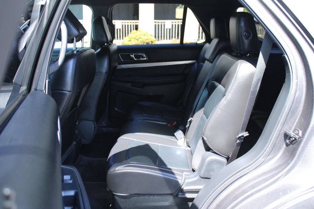 Used 2018 Ford Explorer XLT w/ Equipment Group 202A FWD image 28