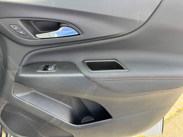 Used 2022 Chevrolet Equinox RS image 11