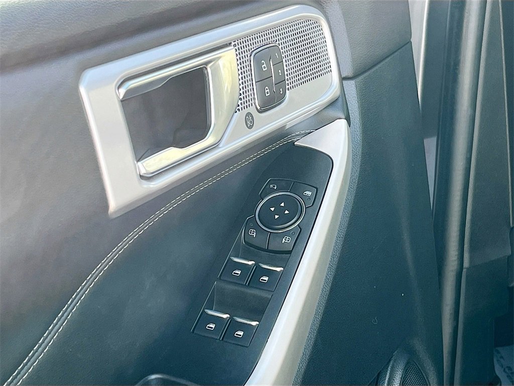 Used 2022 Ford Explorer Limited w/ Equipment Group 301A image 18