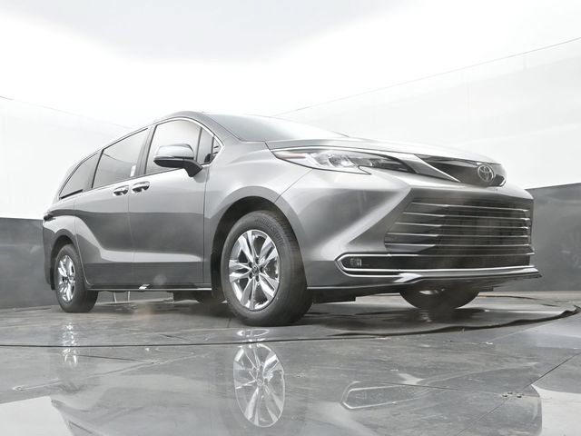 New 2026 Toyota Sienna Limited FWD image 24