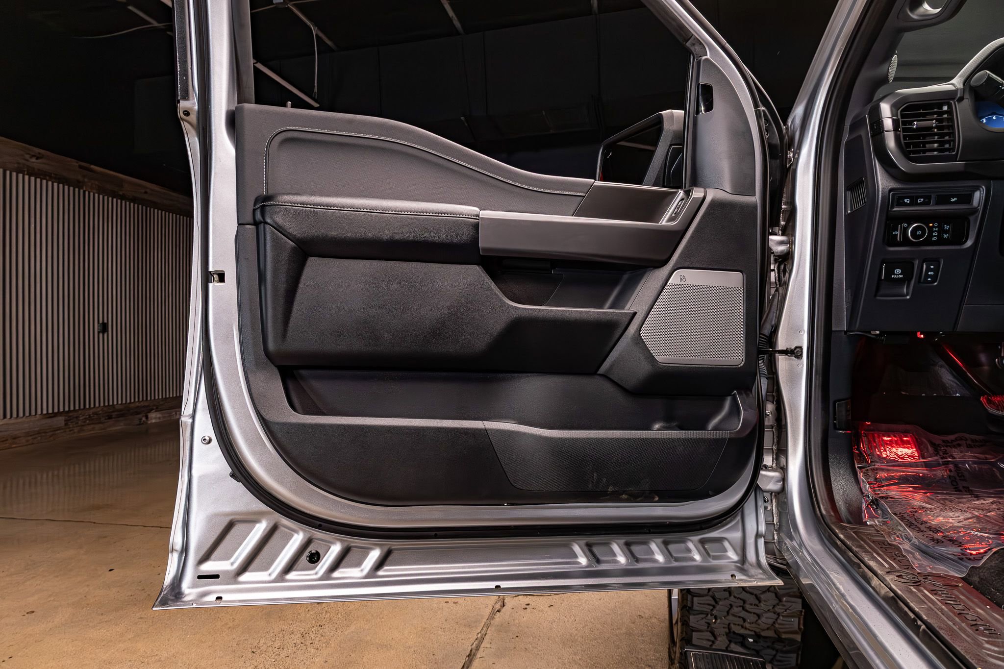 Used 2024 Ford F150 XLT w/ Equipment Group 303A High image 28