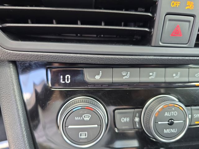 Used 2024 Volkswagen Jetta SE FWD image 20