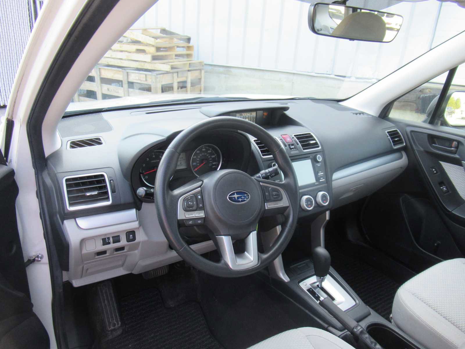 Used 2018 Subaru Forester 2.5i w/ Alloy Wheel Package image 15