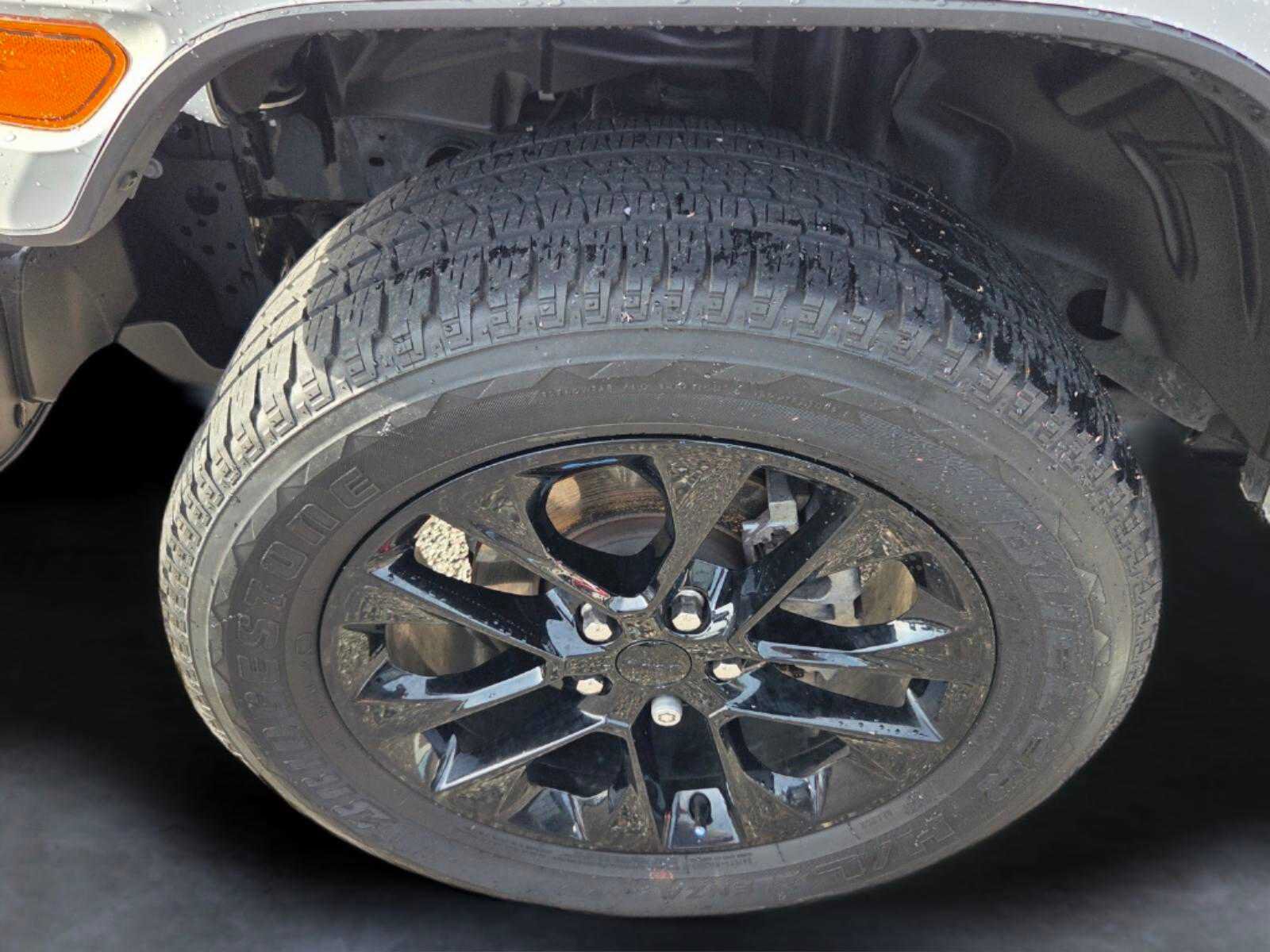 Used 2023 Jeep Wrangler Unlimited Sahara w/ Cold Weather Group AWD/4WD image 9