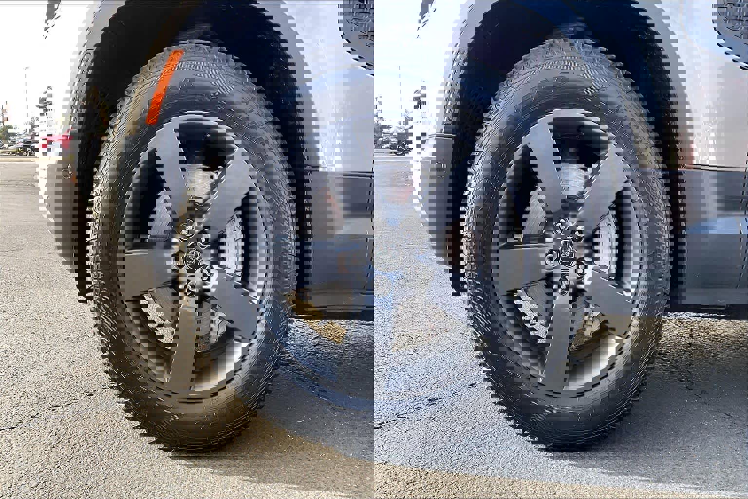 Used 2023 Land Rover Defender 110 SE image 12