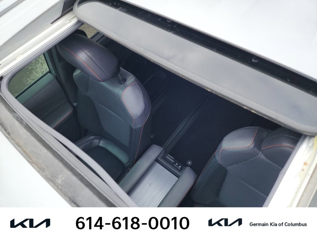 Used 2021 Toyota Sienna XSE image 31