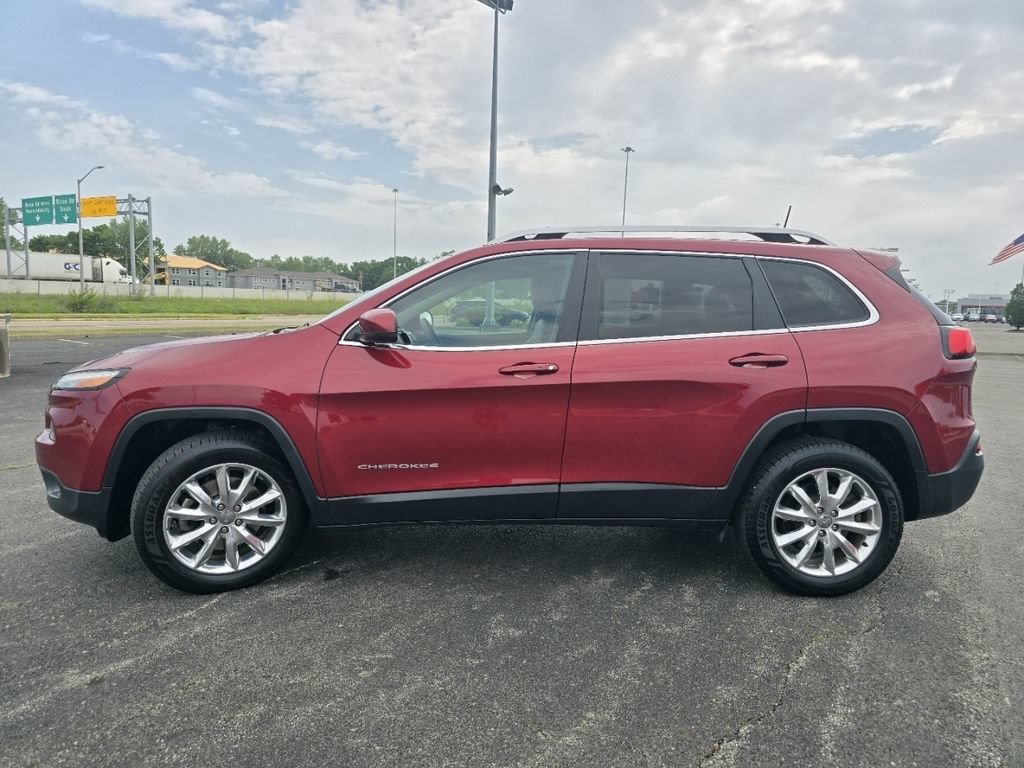Used 2017 Jeep Cherokee Limited AWD/4WD image 12
