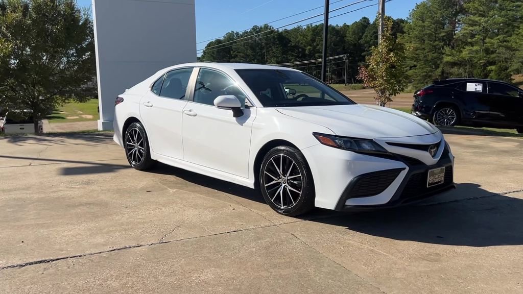 Used 2022 Toyota Camry SE image 8