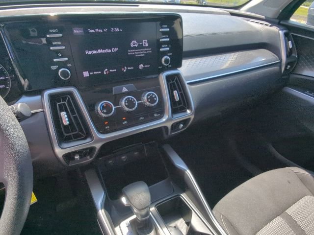 Used 2023 Kia Sorento LX AWD/4WD image 15