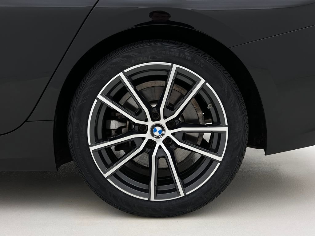 Used 2021 BMW 330i xDrive Sedan w/ Driving Assistance Package image 28