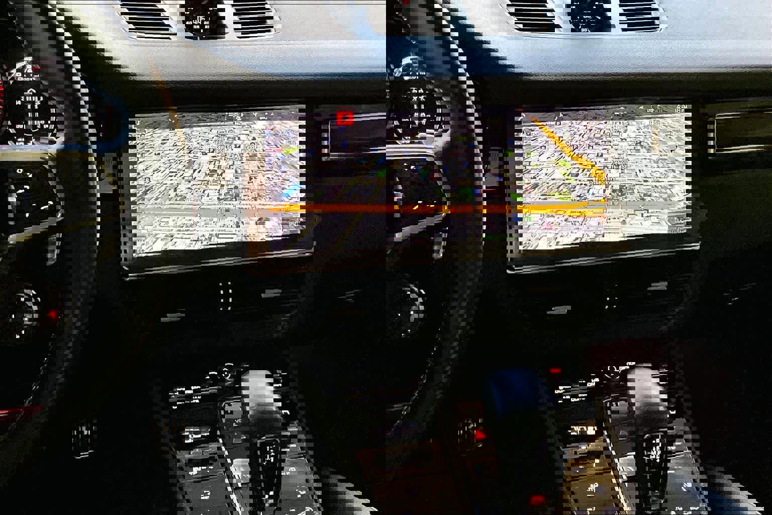 Used 2020 Porsche Cayenne S image 6