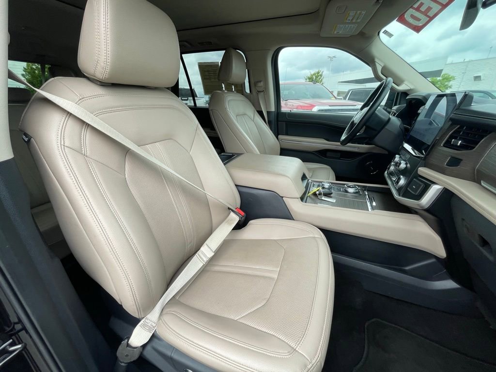 Used 2024 Ford Expedition Limited AWD/4WD image 28