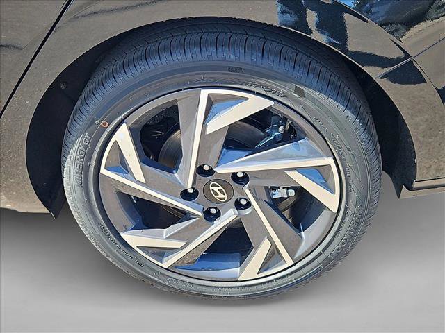 New 2026 Hyundai Elantra Limited FWD image 10