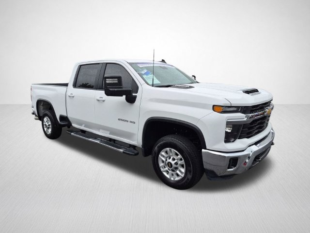 Used 2025 Chevrolet Silverado 2500 LT w/ Convenience Package AWD/4WD image 4