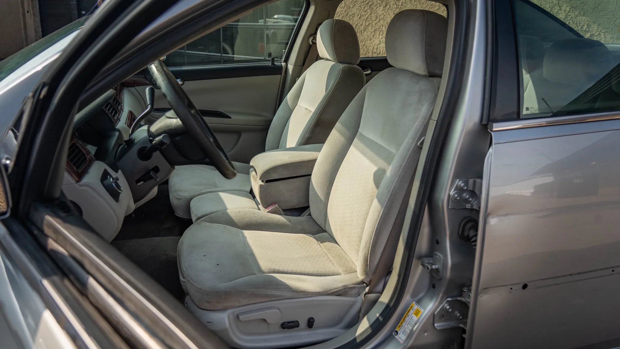Used 2006 Chevrolet Impala LS FWD image 14