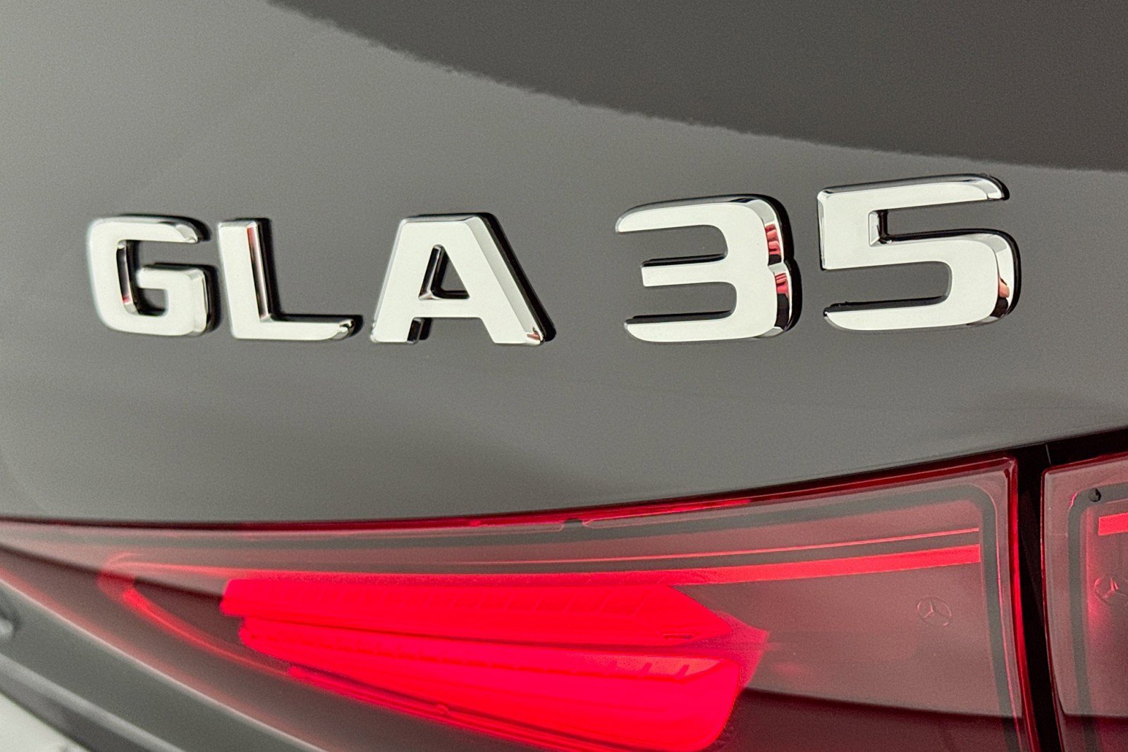 New 2026 Mercedes-Benz GLA 35 AMG 4MATIC image 8