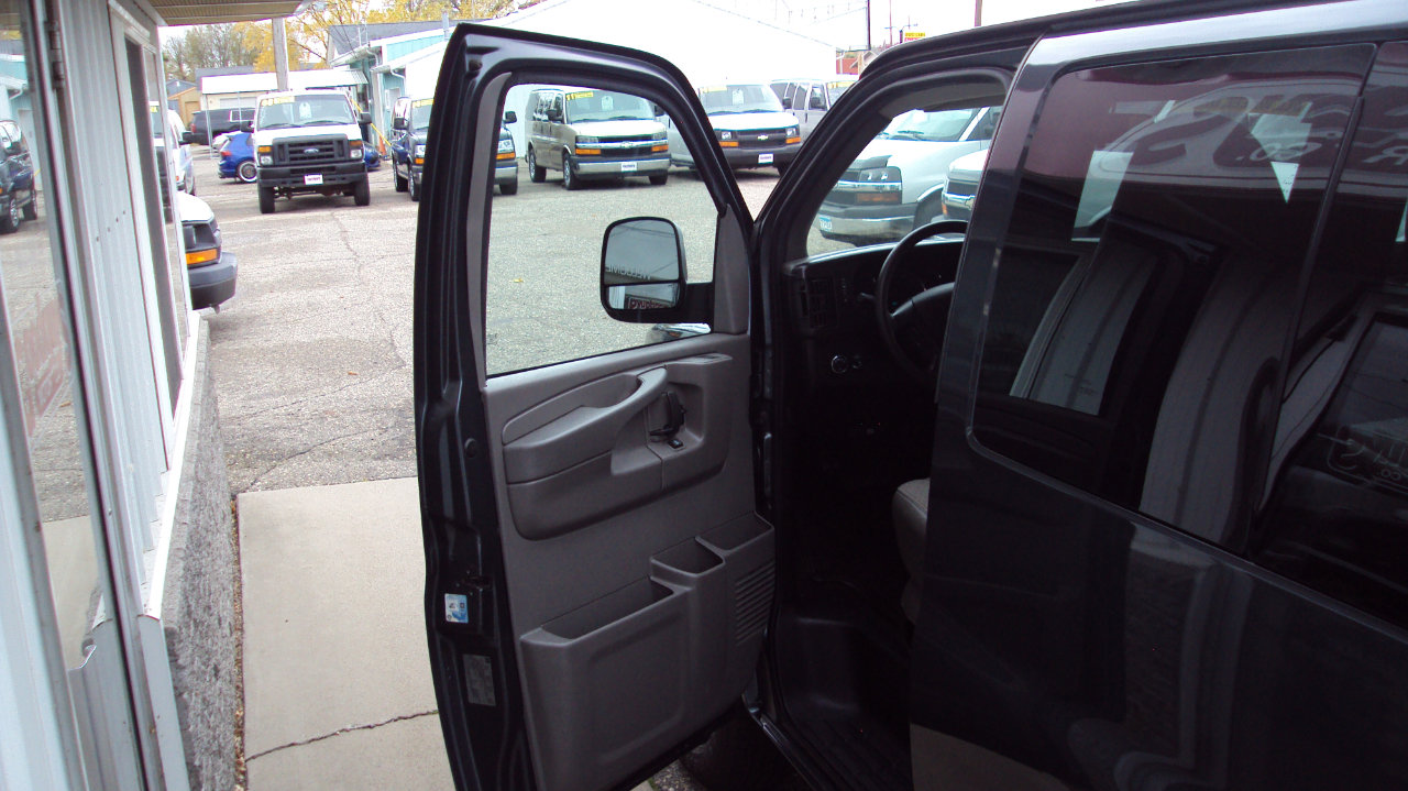Used 2014 Chevrolet Express 1500 LT w/ LT Preferred Equipment Group image 16