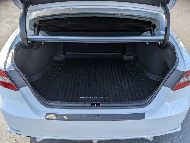 Used 2021 Toyota Camry XSE image 10