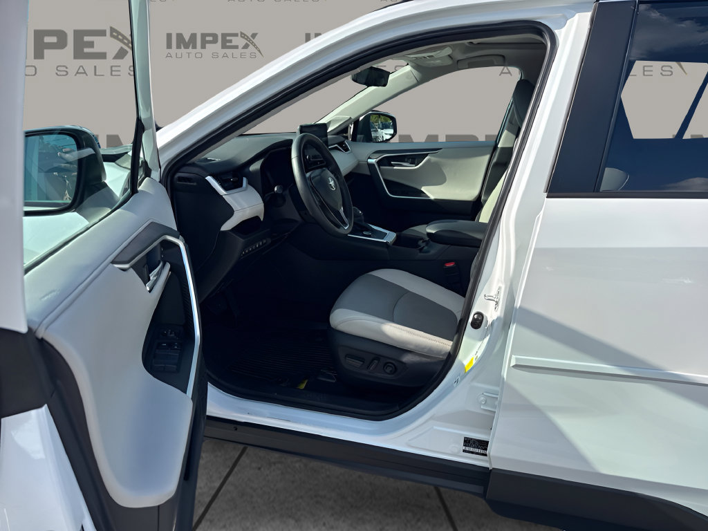 Used 2023 Toyota RAV4 Limited AWD/4WD image 10