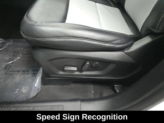 Used 2023 Ford Explorer XLT w/ Equipment Group 202A AWD/4WD image 15