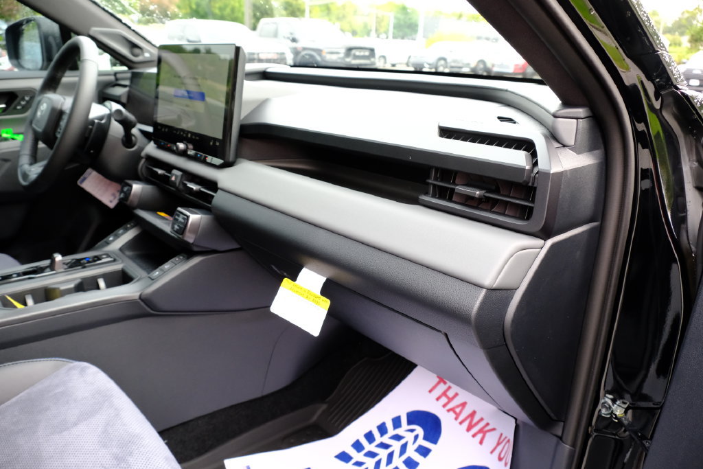 New 2026 Toyota RAV4 XSE AWD/4WD image 33