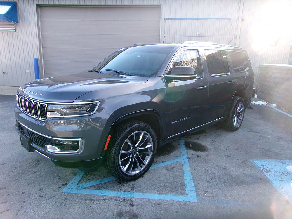 Used 2023 Jeep Wagoneer Series III w/ Premium Group I