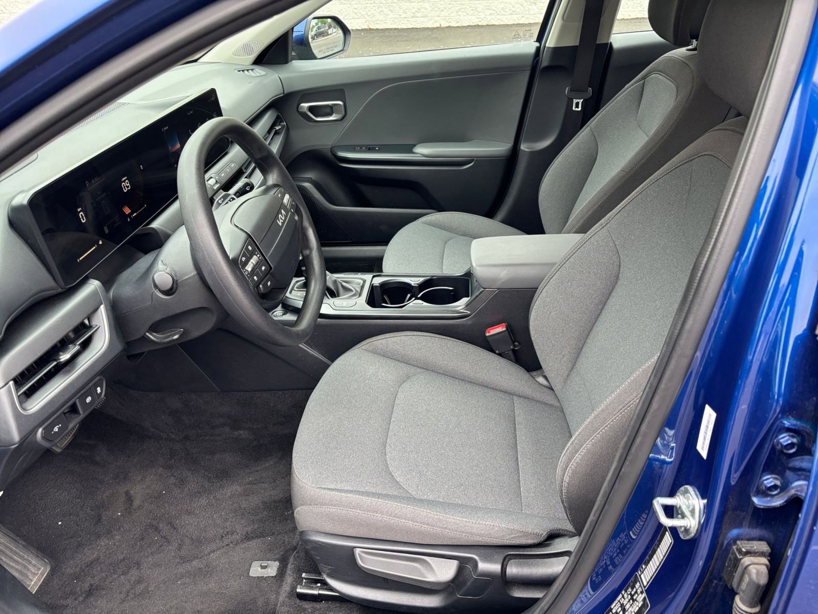 Used 2025 Kia K4 FWD image 27