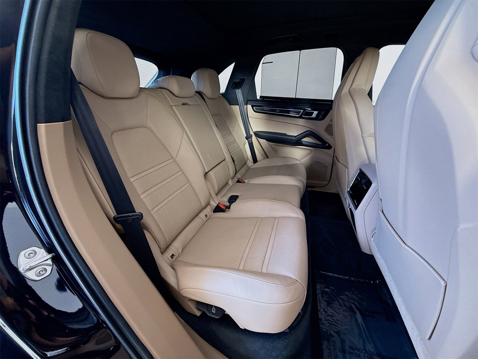 Certified 2022 Porsche Cayenne GTS image 21