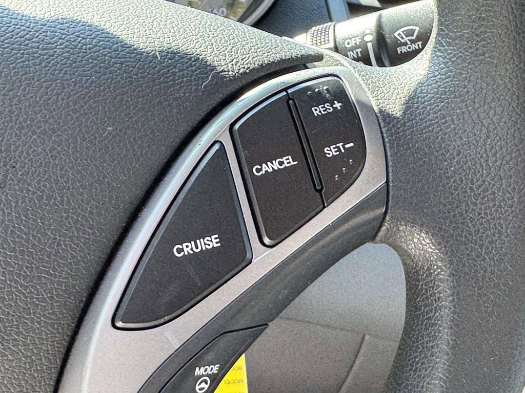 Used 2015 Hyundai Elantra SE w/ Option Group 02 FWD image 17