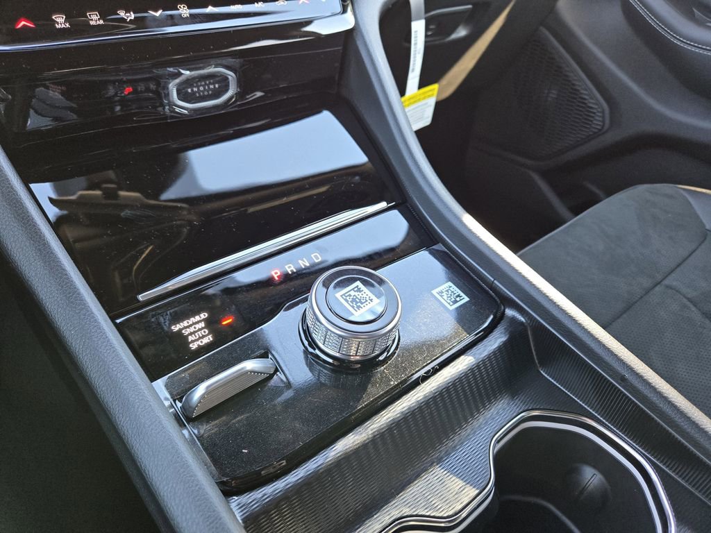 New 2026 Jeep Grand Cherokee Laredo image 12