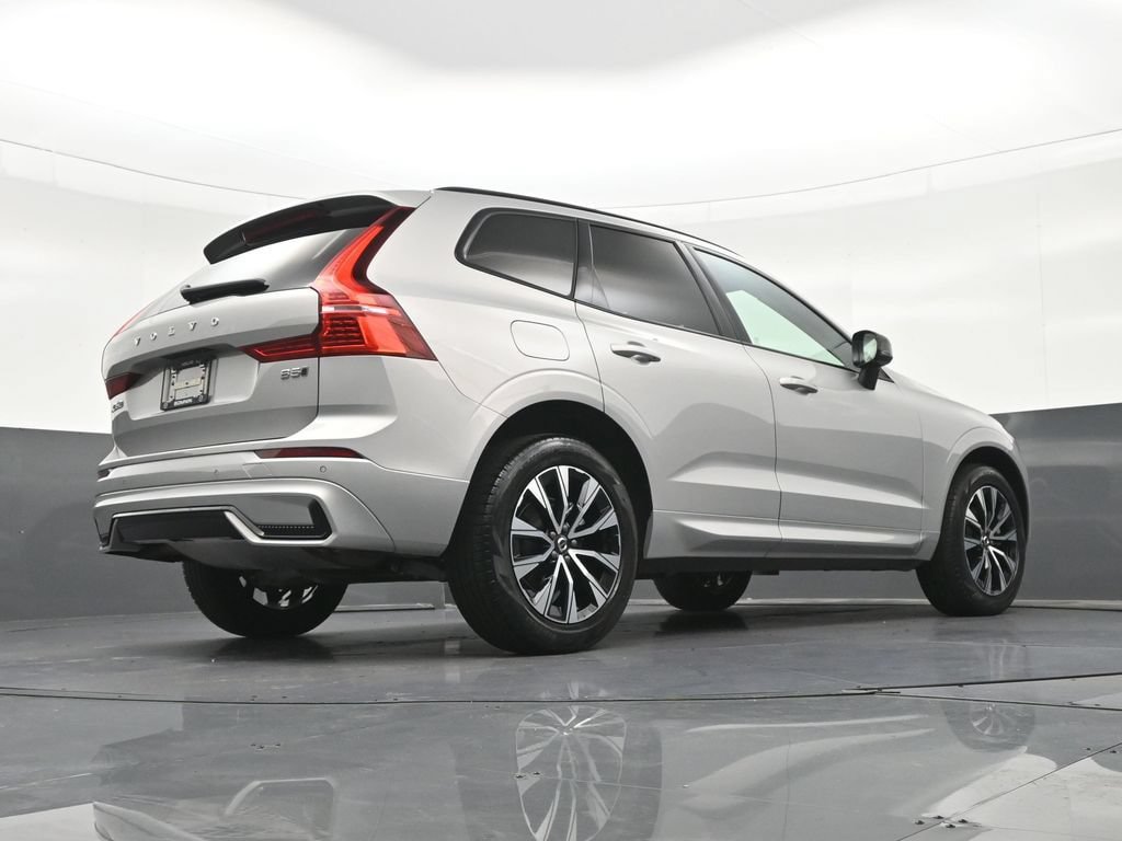 Certified 2024 Volvo XC60 B5 Core AWD/4WD image 31